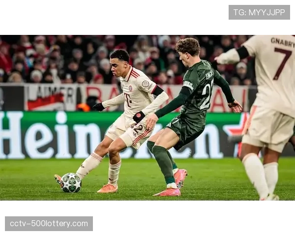 拜仁慕尼黑公布欧冠次回合大名单，穆夏拉伤愈回归参与合练